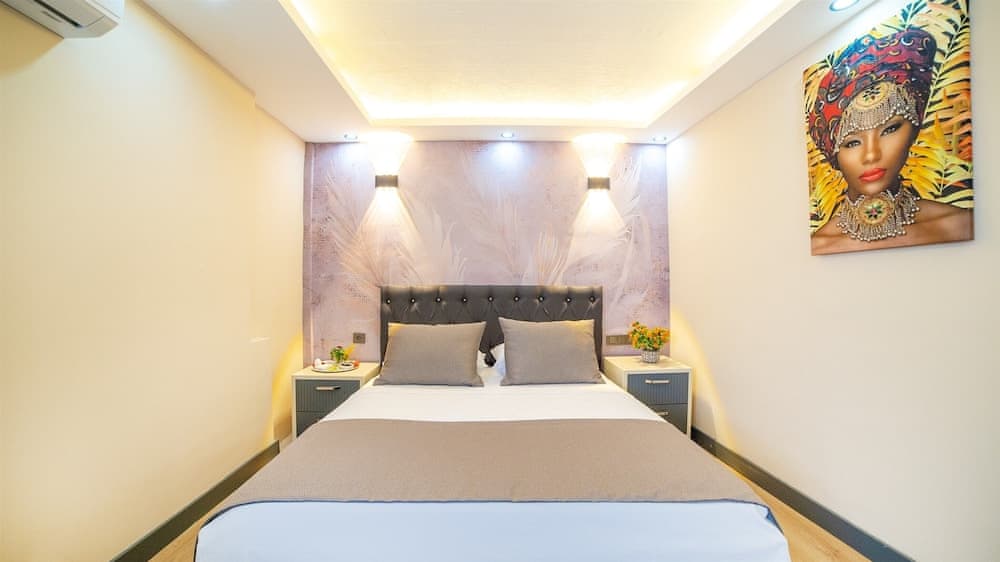 Blue Marina Hotel & Spa