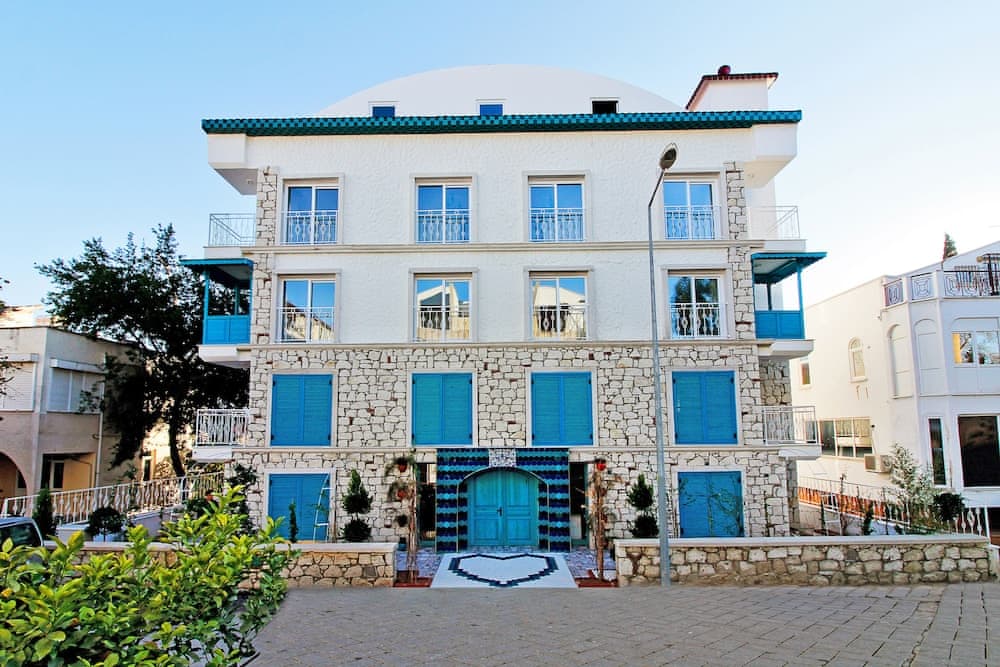 Dam Hotel Lara