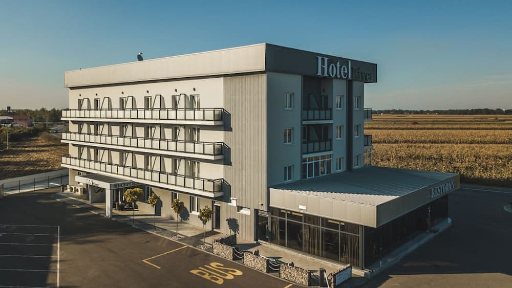 Hotel River